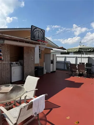 4347 E 9th Court Hialeah FL 33013