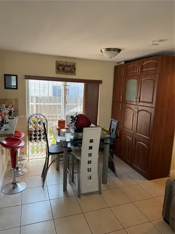 4347 E 9th Court Hialeah FL 33013