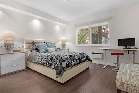 1117 Meridian Avenue Miami Beach FL 33139