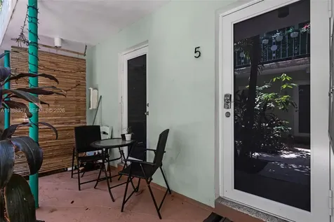 1117 Meridian Avenue Miami Beach FL 33139