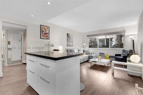 1117 Meridian Avenue Miami Beach FL 33139