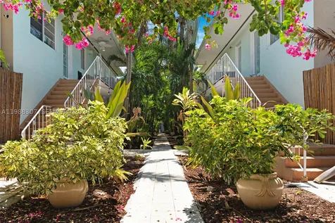 1117 Meridian Avenue Miami Beach FL 33139