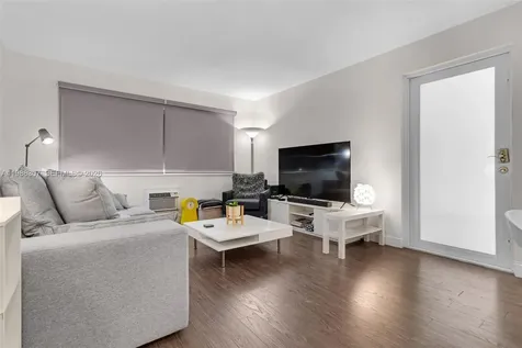 1117 Meridian Avenue Miami Beach FL 33139
