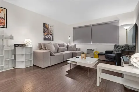1117 Meridian Avenue Miami Beach FL 33139