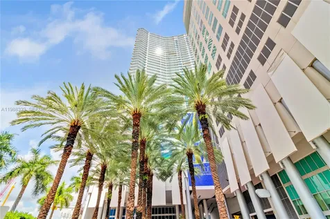 185 SW 7th Street Miami FL 33130