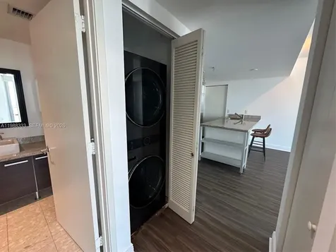 185 SW 7th Street Miami FL 33130