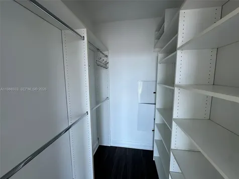 185 SW 7th Street Miami FL 33130