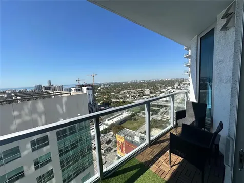 185 SW 7th Street Miami FL 33130