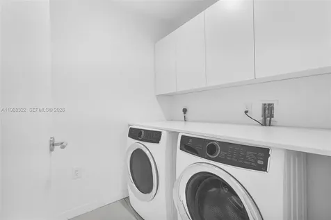 851 NE 1st Avenue Miami FL 33132