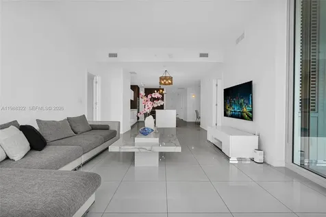 851 NE 1st Avenue Miami FL 33132