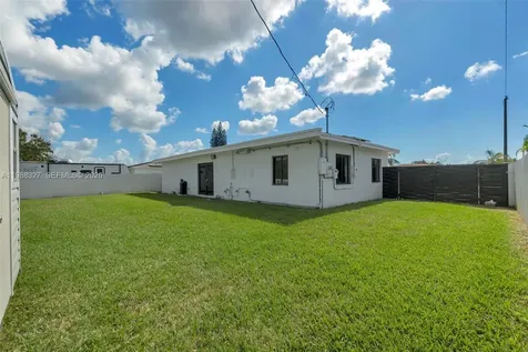14520 Carver Drive Miami FL 33176