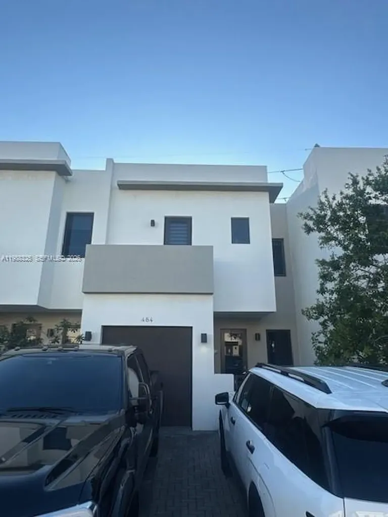 484 SW 91st Place Miami FL 33174