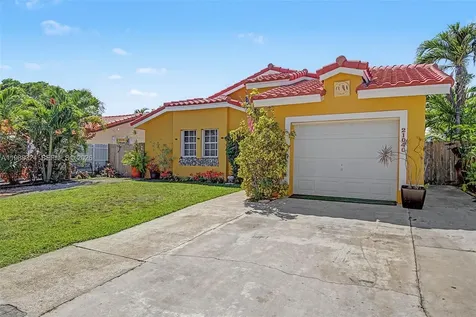 21040 SW 85th Pass Cutler Bay FL 33189