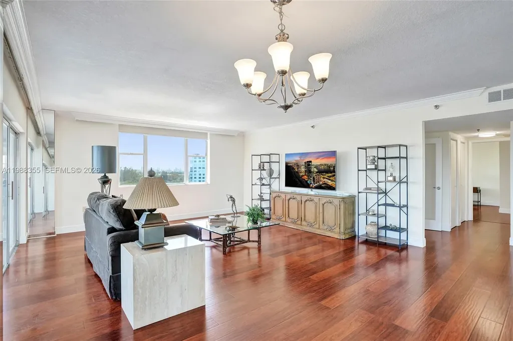 4001 Hillcrest Drive Hollywood FL 33021