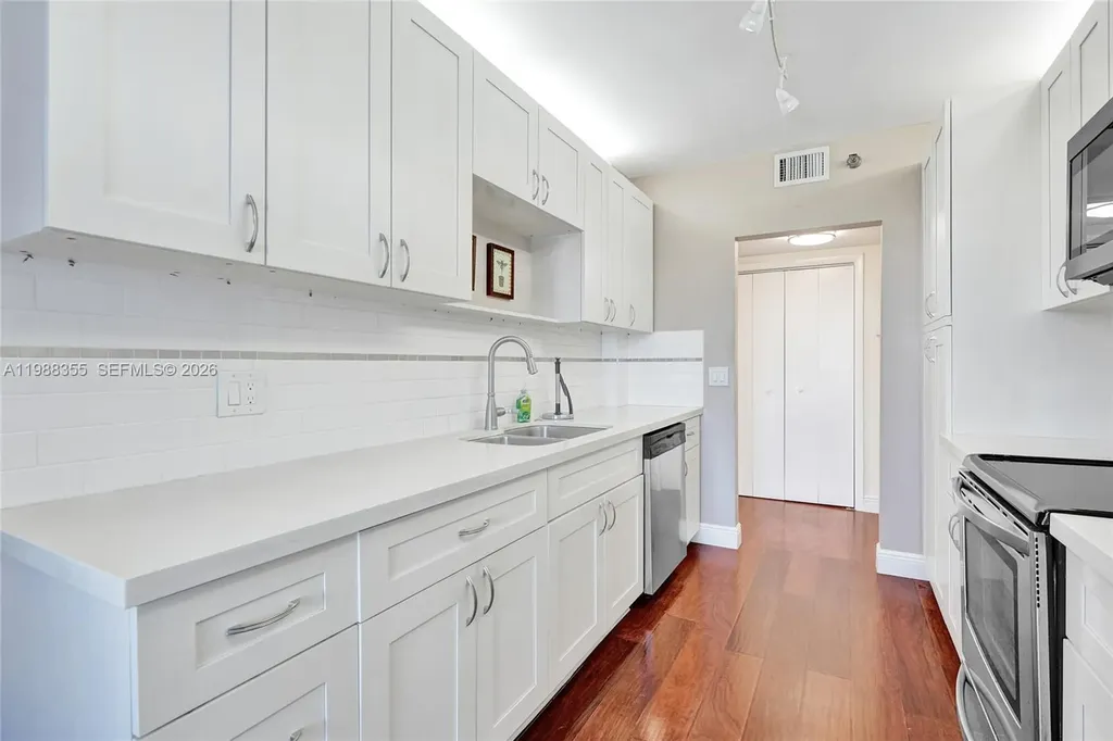 4001 Hillcrest Drive Hollywood FL 33021