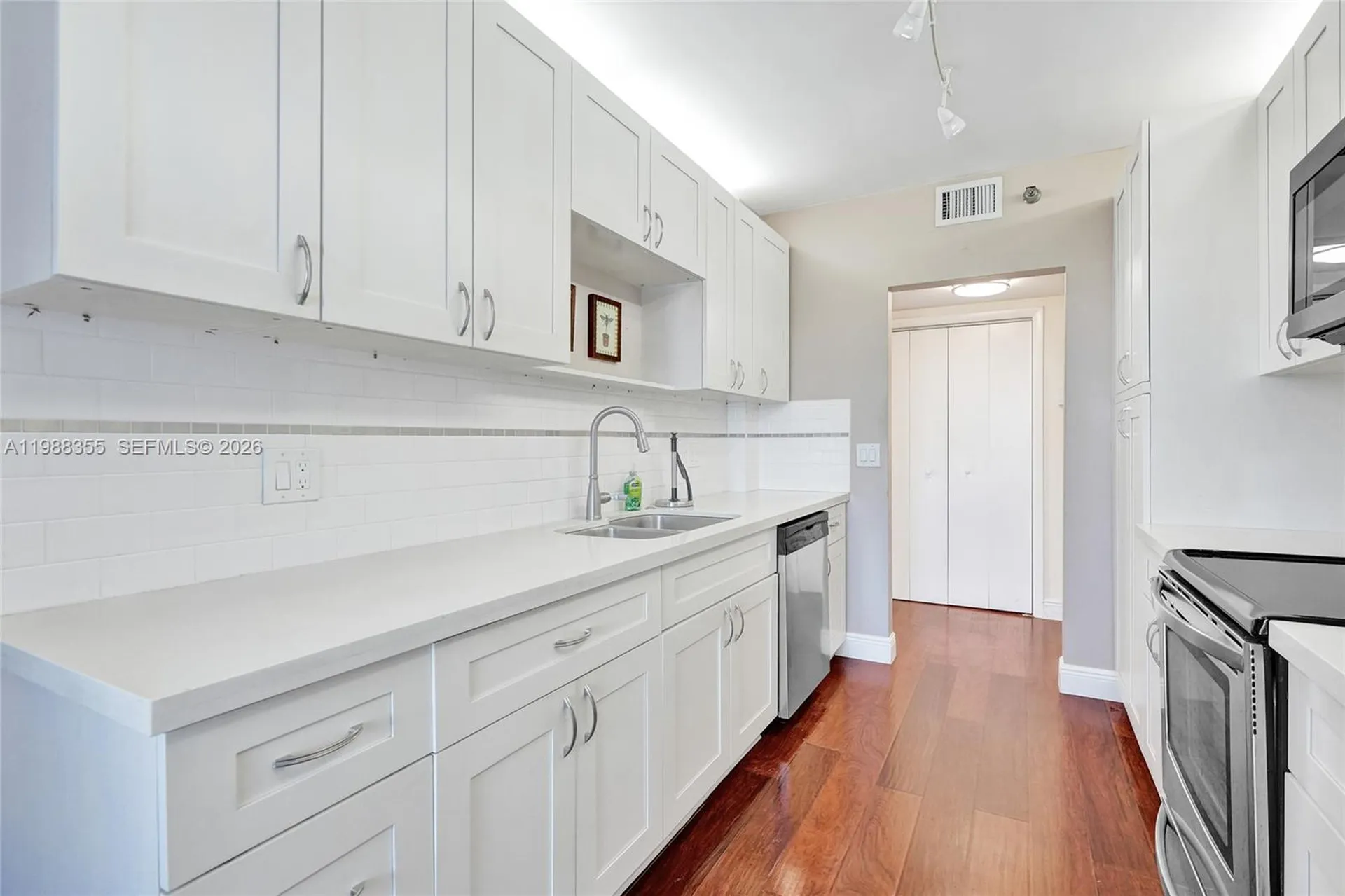 4001 Hillcrest Drive Hollywood FL 33021