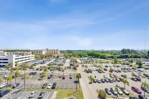 4001 Hillcrest Drive Hollywood FL 33021