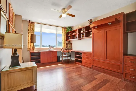 4001 Hillcrest Drive Hollywood FL 33021