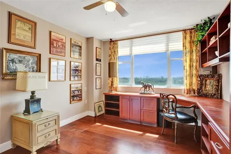4001 Hillcrest Drive Hollywood FL 33021