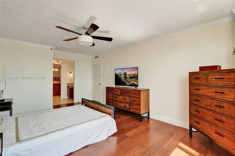 4001 Hillcrest Drive Hollywood FL 33021