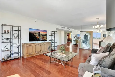 4001 Hillcrest Drive Hollywood FL 33021