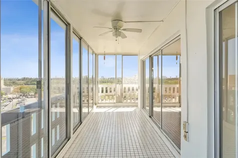 4001 Hillcrest Drive Hollywood FL 33021