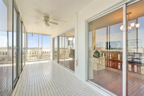 4001 Hillcrest Drive Hollywood FL 33021