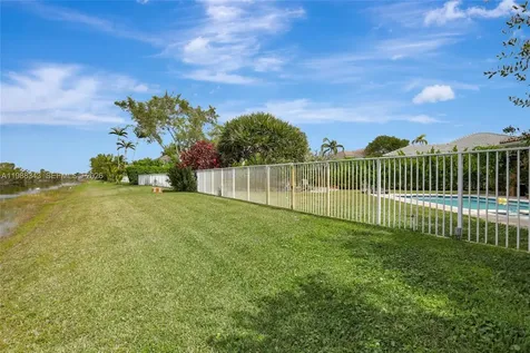 1653 Winterberry Lane Weston FL 33327