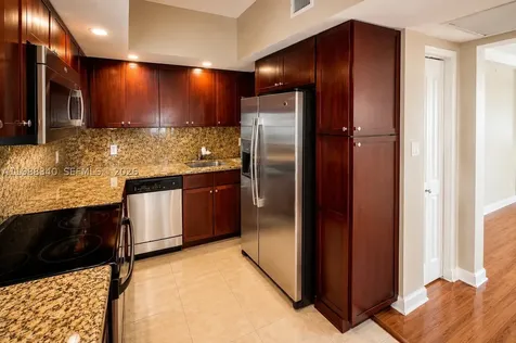 5600 Collins Avenue Miami Beach FL 33140