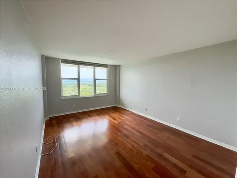 5600 Collins Avenue Miami Beach FL 33140