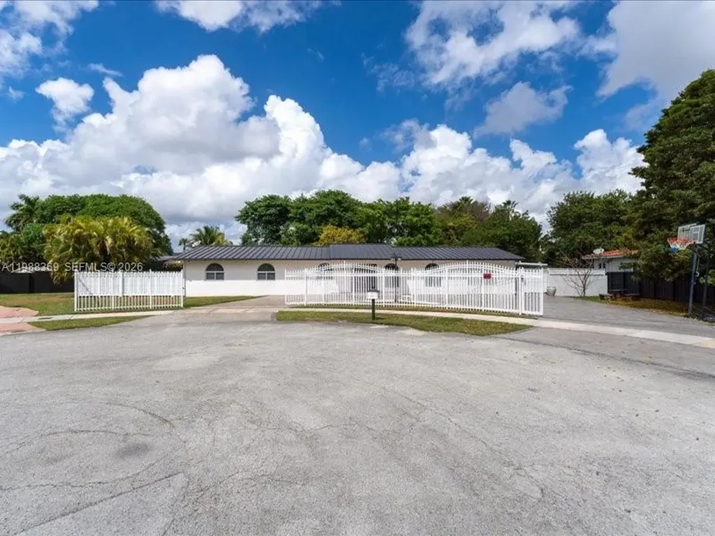 3345 SW 109th Court Miami FL 33165