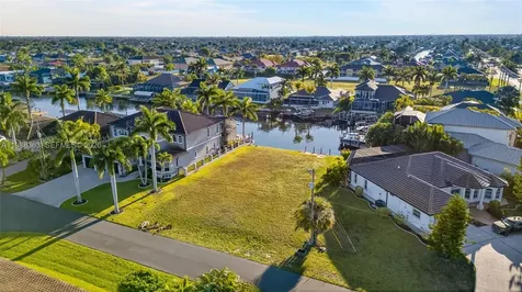 5423 SW 17th Avenue Cape Coral FL 33914
