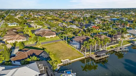 5423 SW 17th Avenue Cape Coral FL 33914