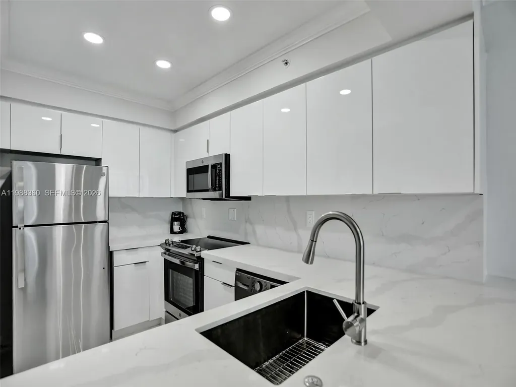 2501 S Ocean Drive Hollywood FL 33019