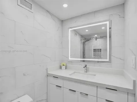 2501 S Ocean Drive Hollywood FL 33019