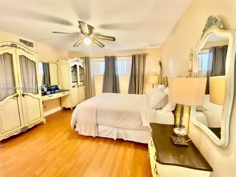 671 S Hollybrook Drive Pembroke Pines FL 33025