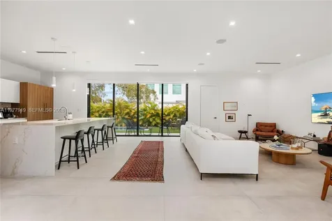 2225 SW 18th Avenue Miami FL 33145