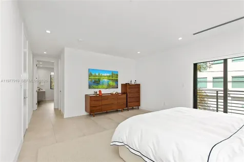 2225 SW 18th Avenue Miami FL 33145