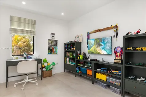 2225 SW 18th Avenue Miami FL 33145