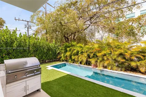 2225 SW 18th Avenue Miami FL 33145