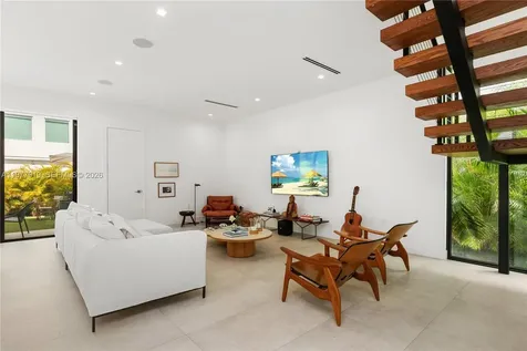 2225 SW 18th Avenue Miami FL 33145