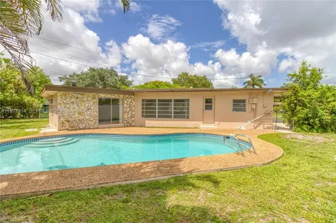192 SW 62nd Terrace Plantation FL 33317