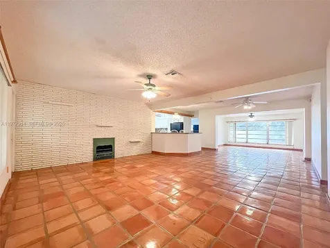 192 SW 62nd Terrace Plantation FL 33317