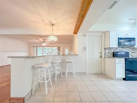 192 SW 62nd Terrace Plantation FL 33317