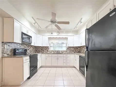 192 SW 62nd Terrace Plantation FL 33317