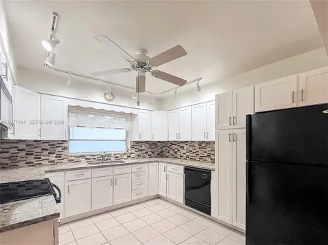 192 SW 62nd Terrace Plantation FL 33317