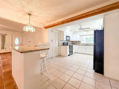 192 SW 62nd Terrace Plantation FL 33317