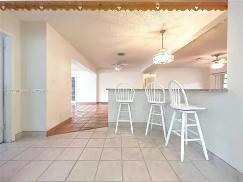 192 SW 62nd Terrace Plantation FL 33317