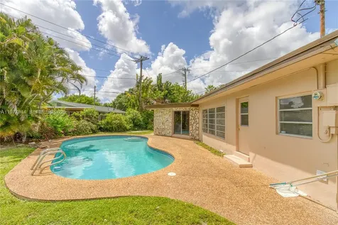 192 SW 62nd Terrace Plantation FL 33317