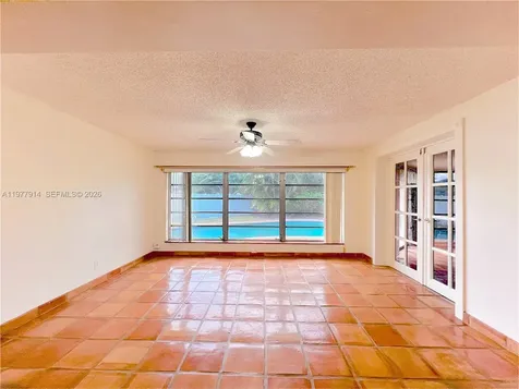192 SW 62nd Terrace Plantation FL 33317